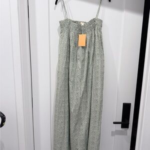 La Maregold NWT Sammy Dress Smocked Floral Dress in Lavender Ditsy Floral